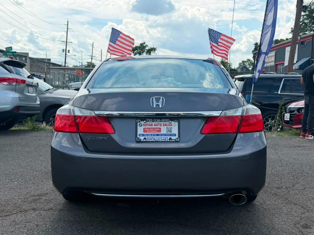 Honda Accord LX Sedan 6-Spd MT 2013