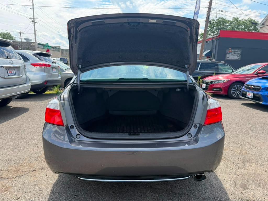 Honda Accord LX Sedan 6-Spd MT 2013