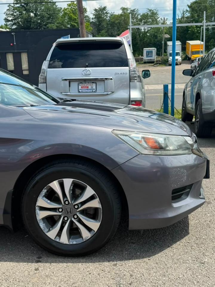 Honda Accord LX Sedan 6-Spd MT 2013