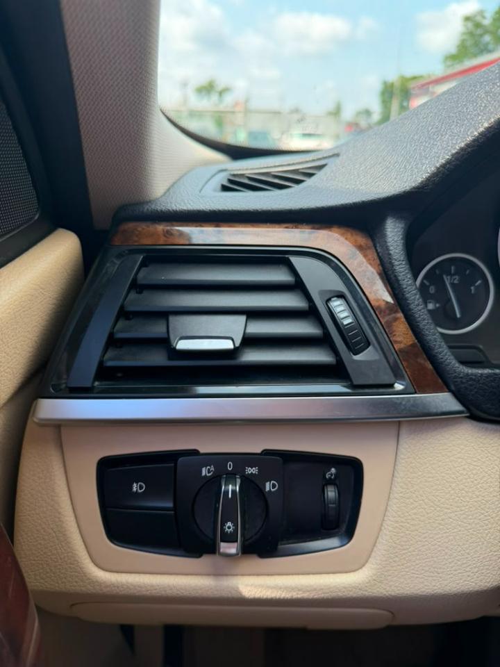 BMW 3-Series 328i xDrive Sedan - SULEV 2013