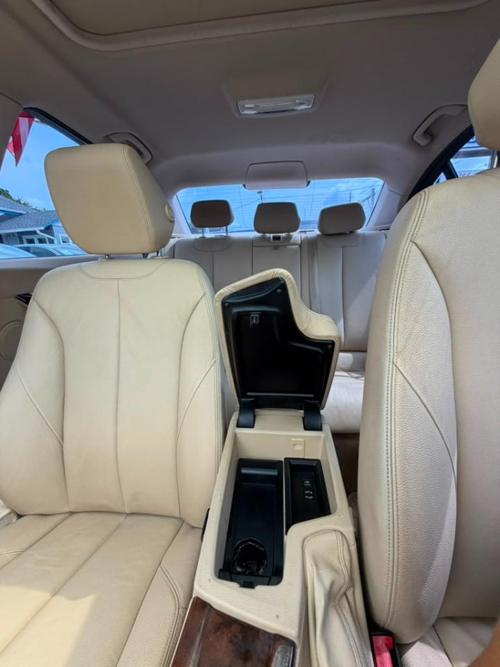 BMW 3-Series 328i xDrive Sedan - SULEV 2013
