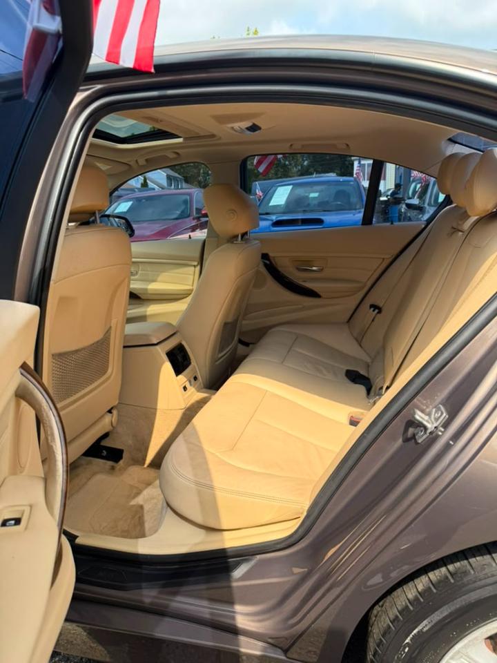 BMW 3-Series 328i xDrive Sedan - SULEV 2013