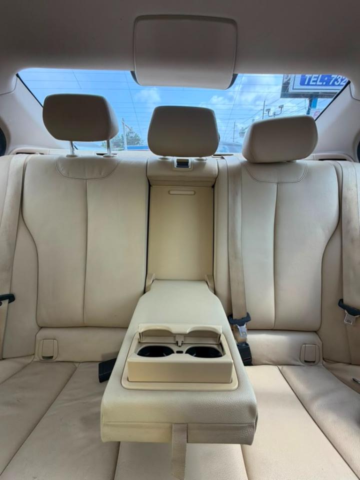 BMW 3-Series 328i xDrive Sedan - SULEV 2013
