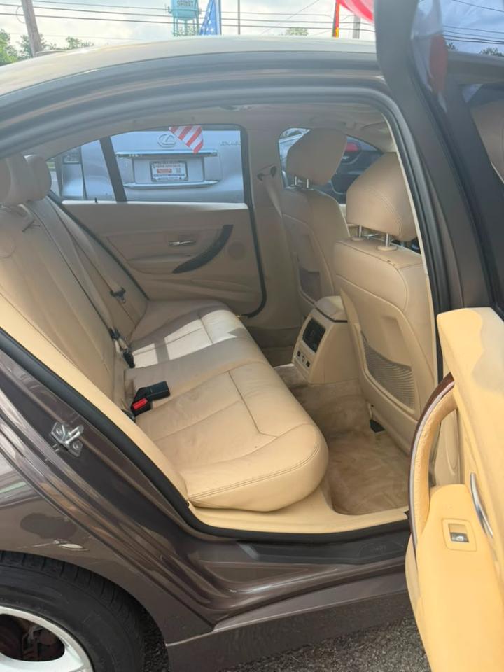 BMW 3-Series 328i xDrive Sedan - SULEV 2013