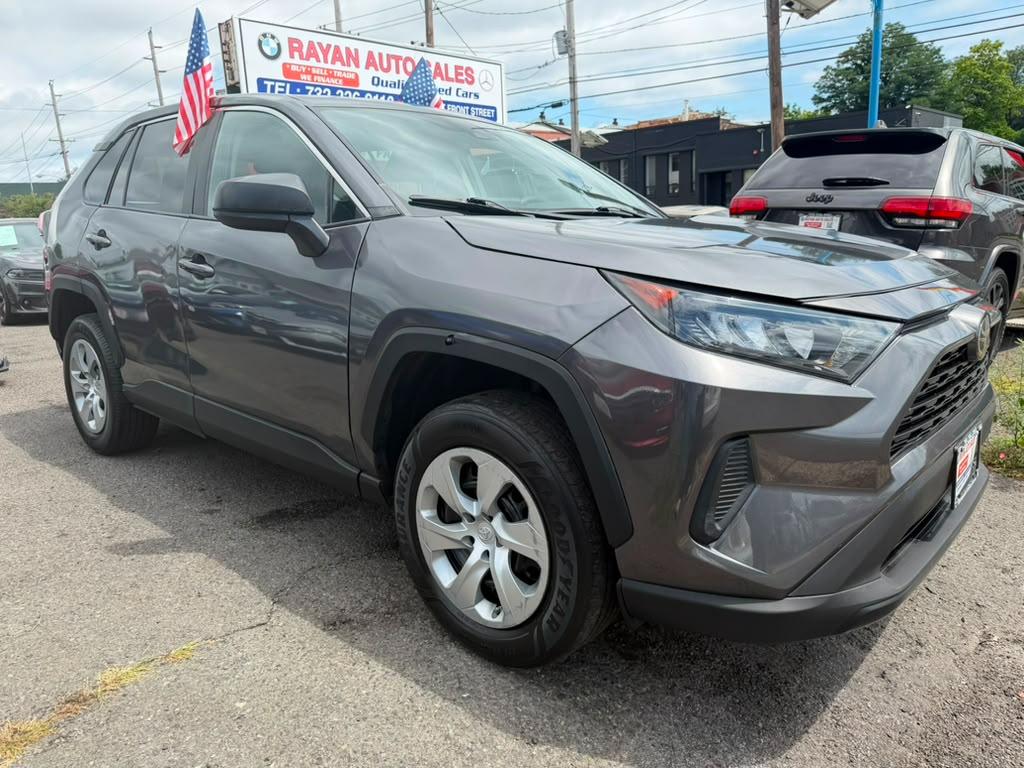 Toyota RAV4 LE AWD 2022