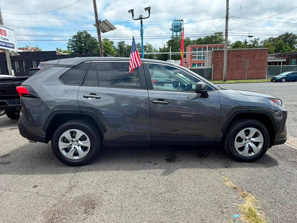 Toyota RAV4 LE AWD 2022