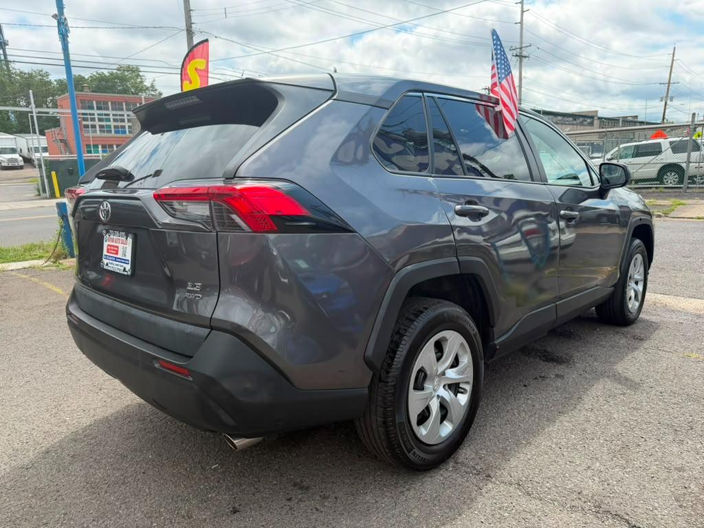 Toyota RAV4 LE AWD 2022
