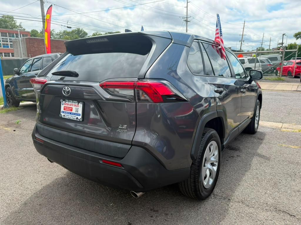 Toyota RAV4 LE AWD 2022