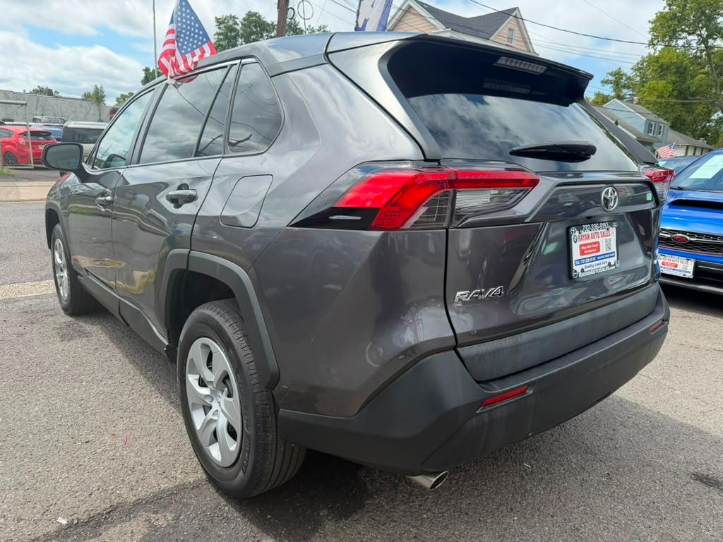 Toyota RAV4 LE AWD 2022
