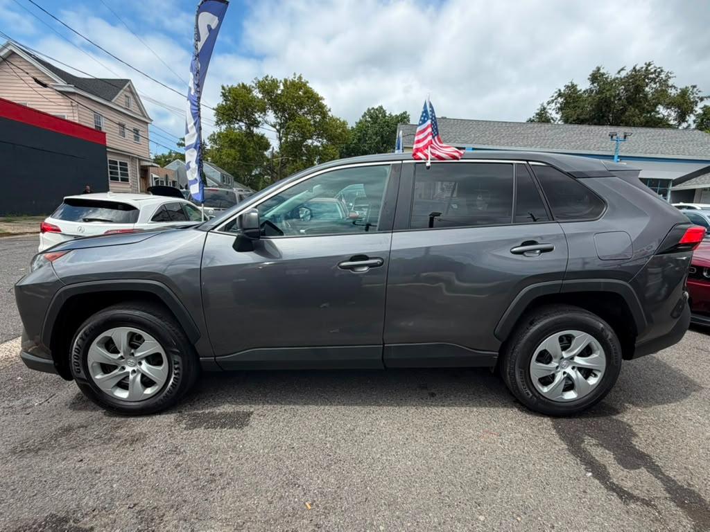 Toyota RAV4 LE AWD 2022