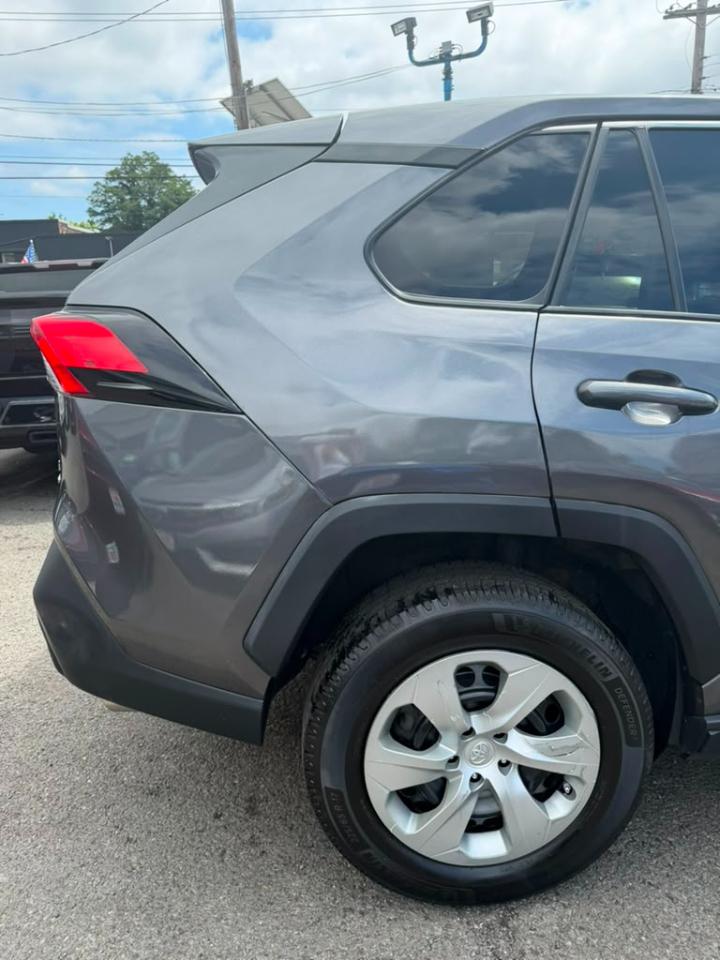 Toyota RAV4 LE AWD 2022