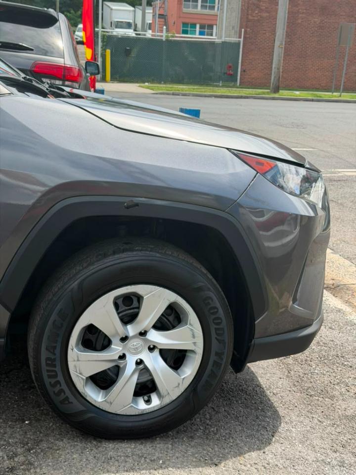 Toyota RAV4 LE AWD 2022