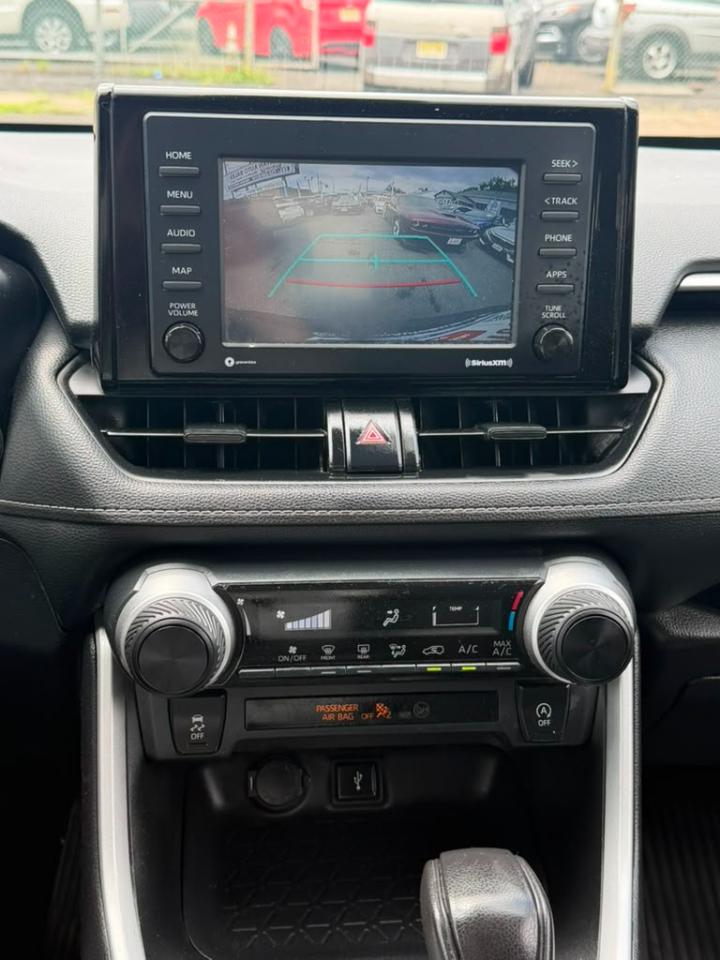 Toyota RAV4 LE AWD 2022