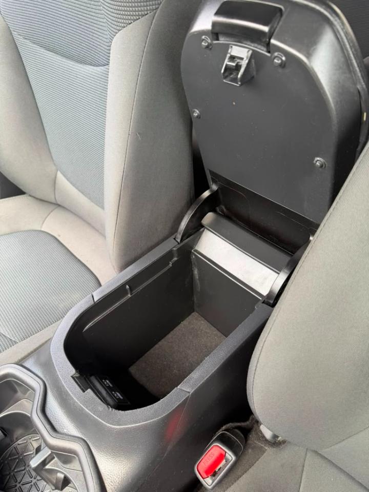 Toyota RAV4 LE AWD 2022