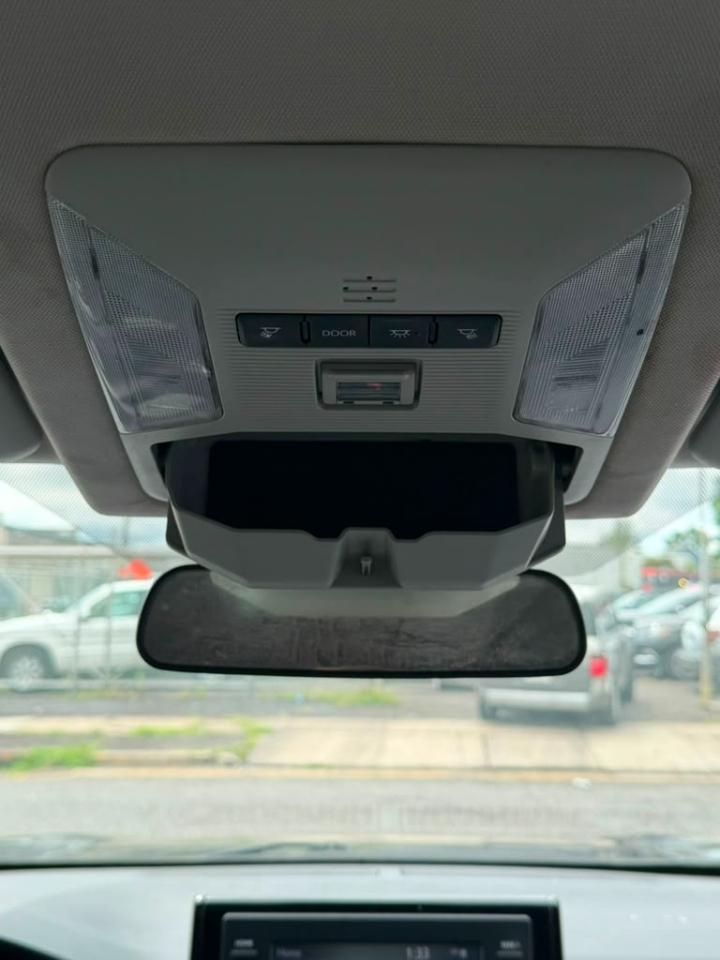 Toyota RAV4 LE AWD 2022