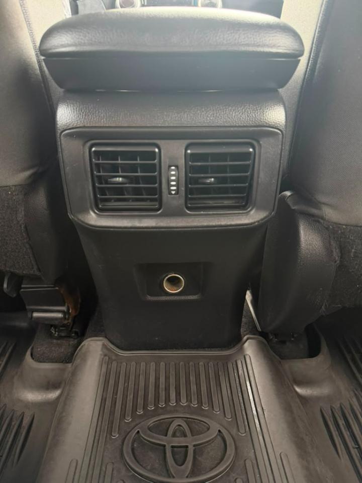 Toyota RAV4 LE AWD 2022
