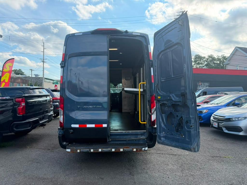 Ford Transit 250 Van High Roof w/Sliding Pass. 148-in. WB EL 2021