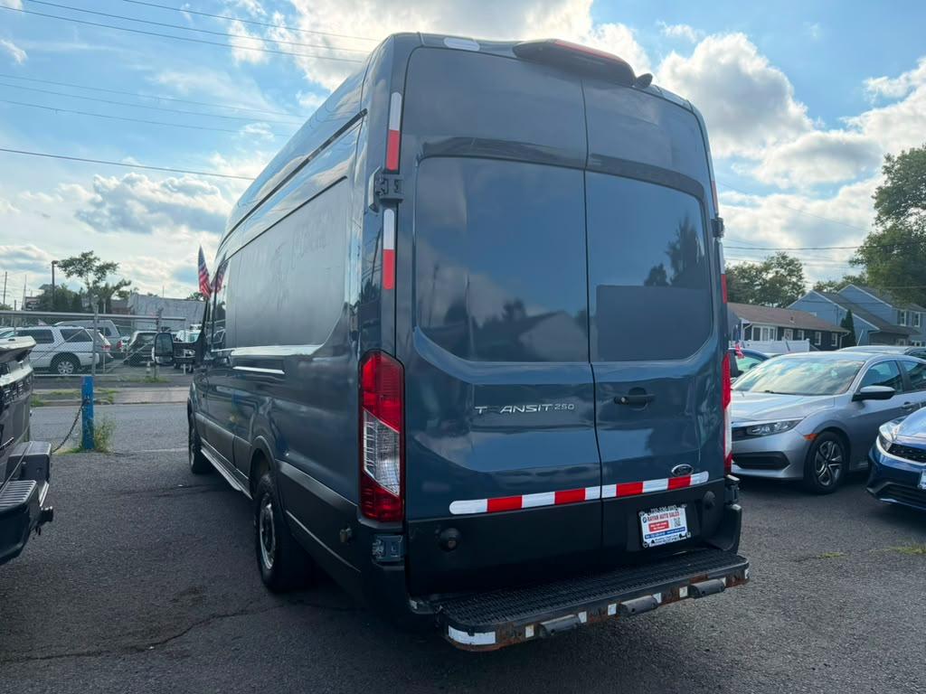 Ford Transit 250 Van High Roof w/Sliding Pass. 148-in. WB EL 2021