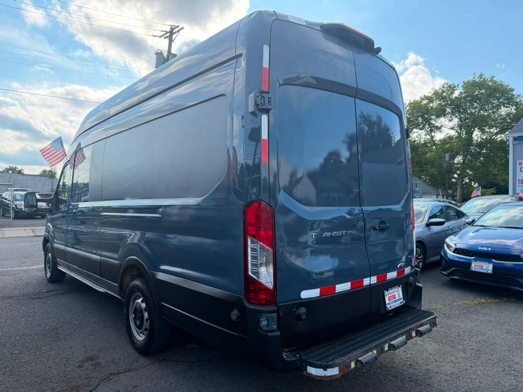Ford Transit 250 Van High Roof w/Sliding Pass. 148-in. WB EL 2021