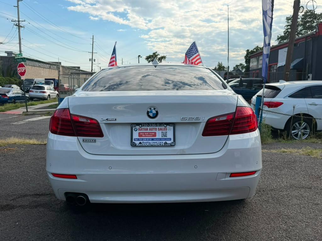 BMW 5-Series 528i xDrive 2014
