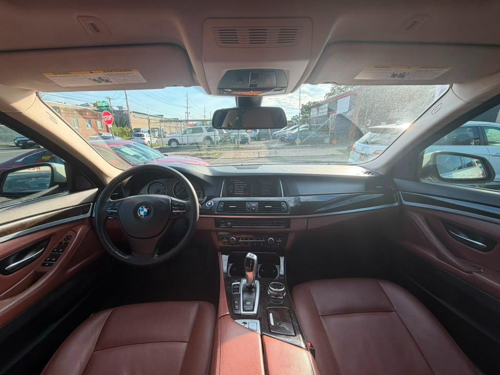 BMW 5-Series 528i xDrive 2014