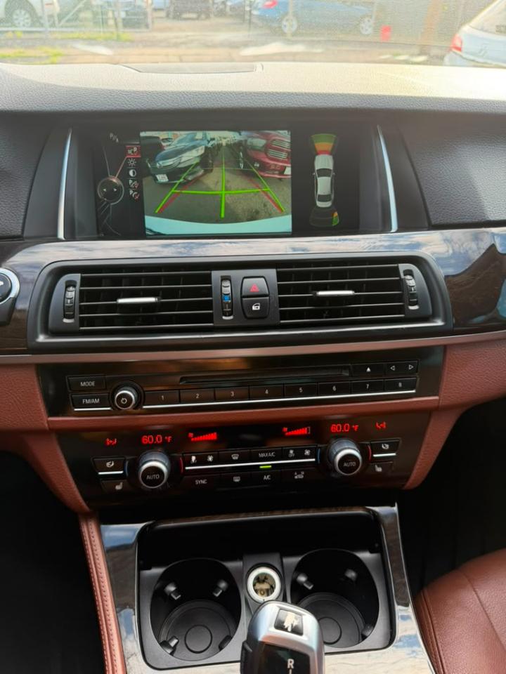 BMW 5-Series 528i xDrive 2014