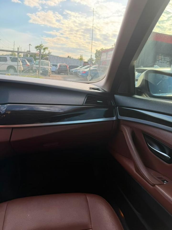 BMW 5-Series 528i xDrive 2014