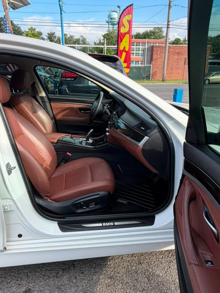 BMW 5-Series 528i xDrive 2014