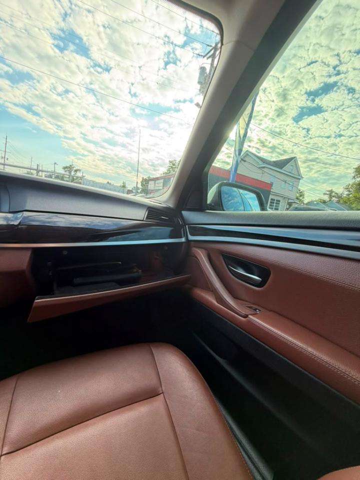 BMW 5-Series 528i xDrive 2014