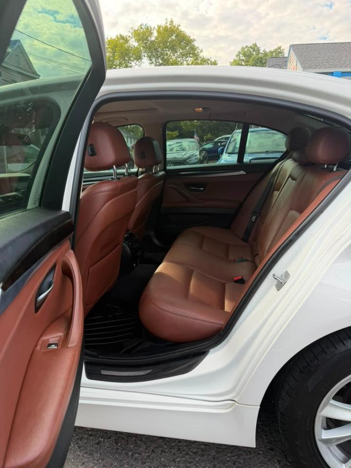 BMW 5-Series 528i xDrive 2014