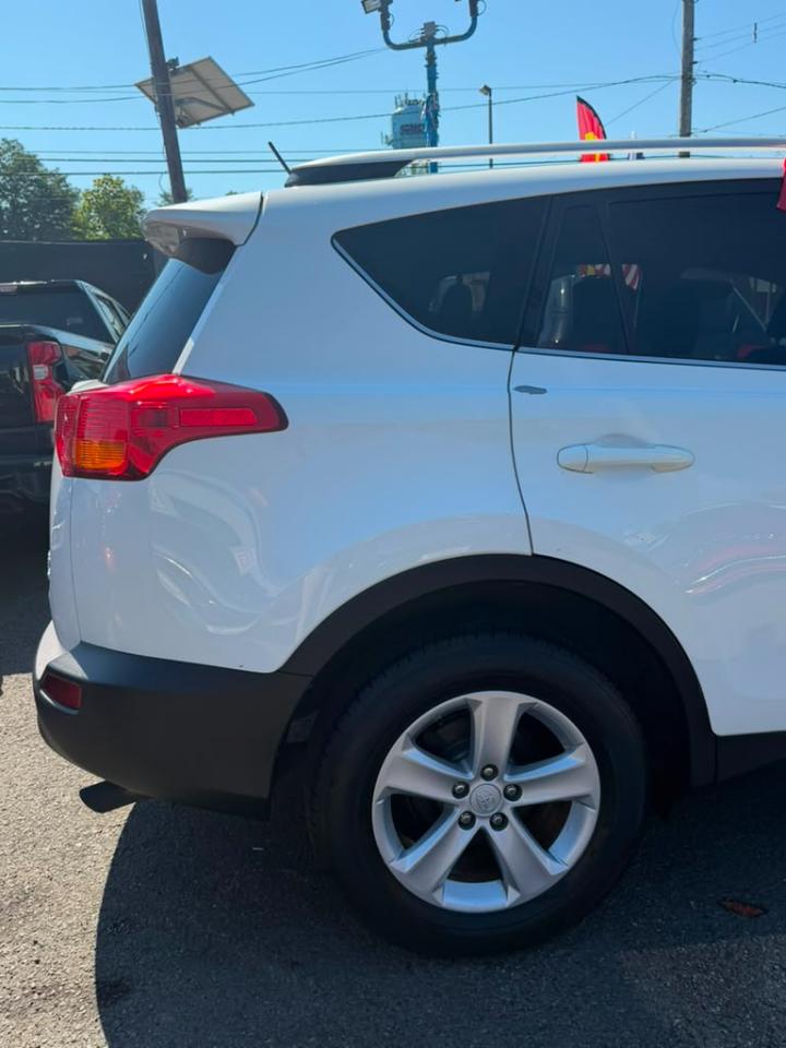Toyota RAV4 XLE AWD 2014