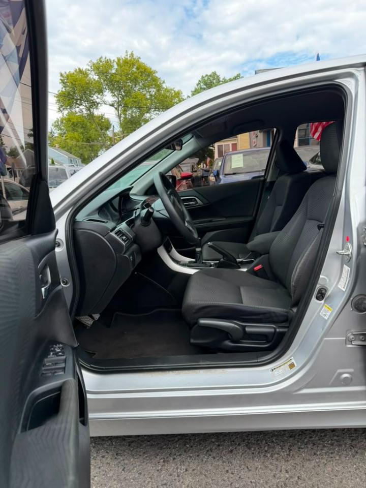 Honda Accord LX Sedan 6-Spd MT 2015