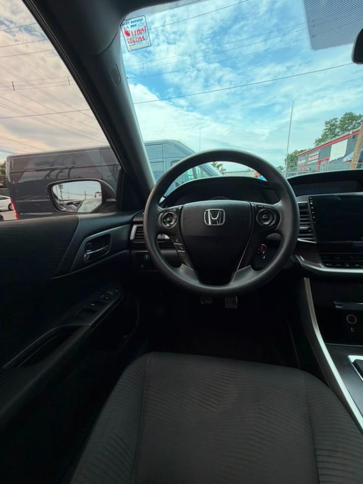 Honda Accord LX Sedan 6-Spd MT 2015