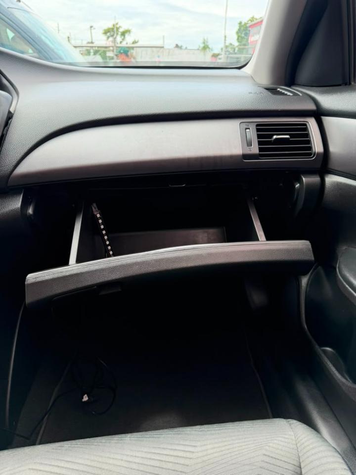 Honda Accord LX Sedan 6-Spd MT 2015