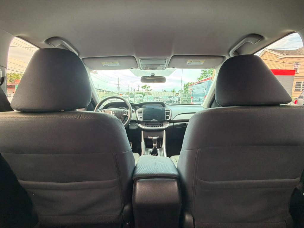 Honda Accord LX Sedan 6-Spd MT 2015