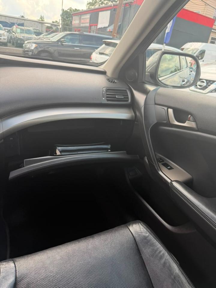 Acura TSX 5-speed AT 2010