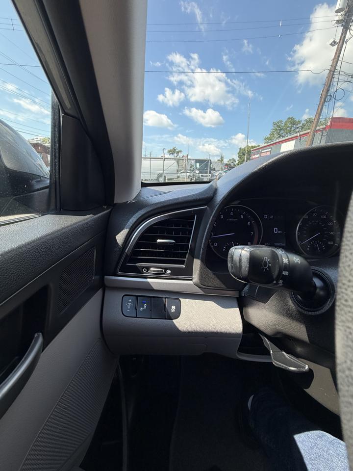 Hyundai Elantra Limited 2018