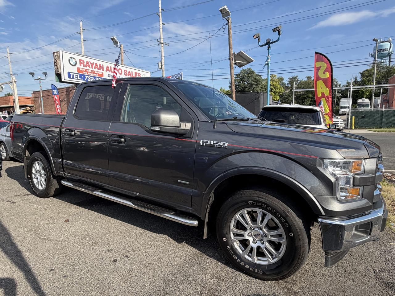 Ford F-150 4WD SuperCrew 145" Lariat 2017