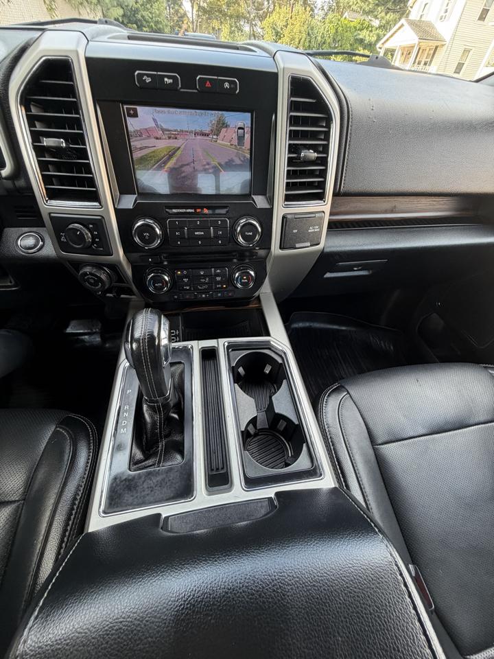 Ford F-150 4WD SuperCrew 145" Lariat 2017