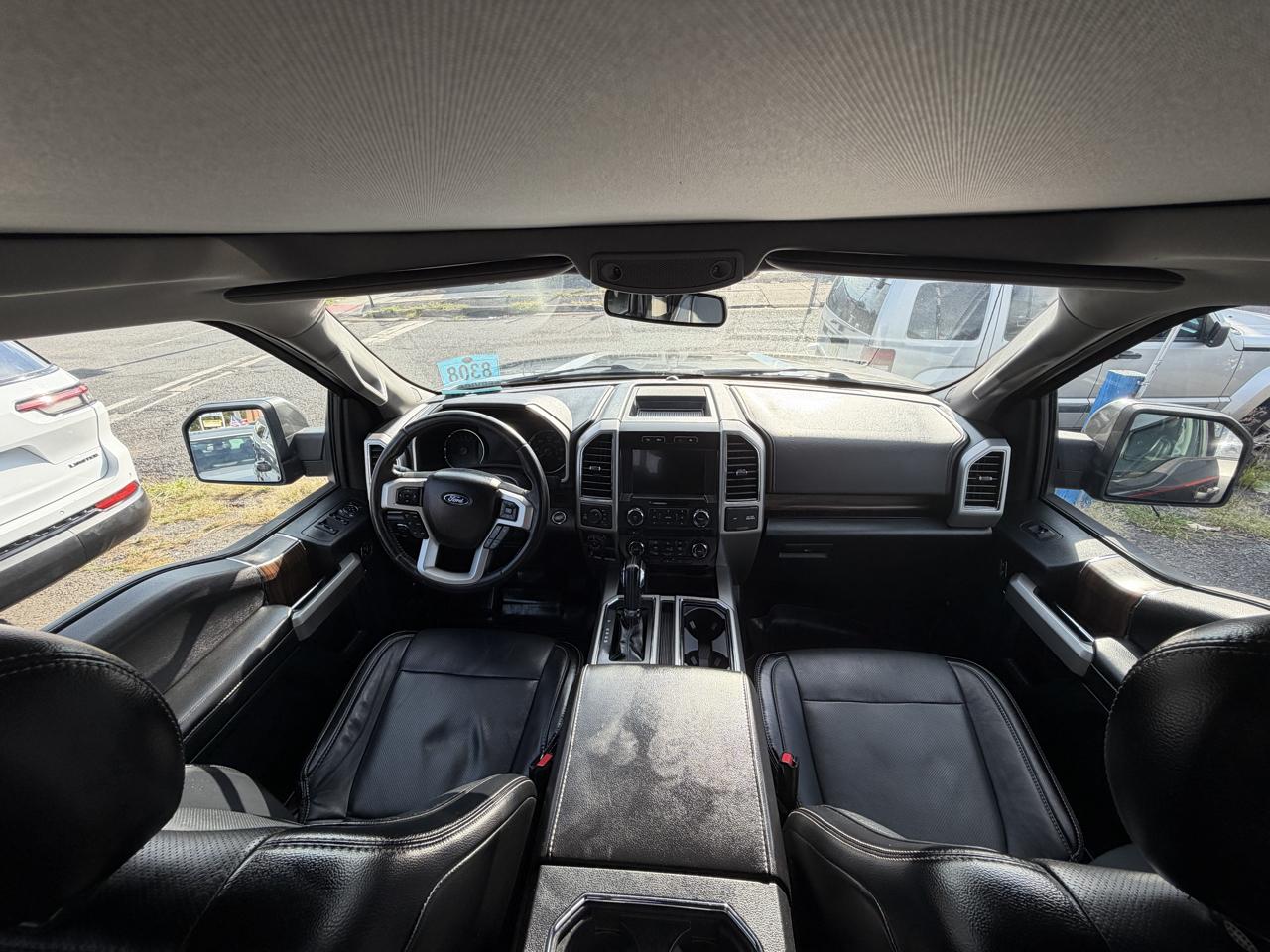 Ford F-150 4WD SuperCrew 145" Lariat 2017