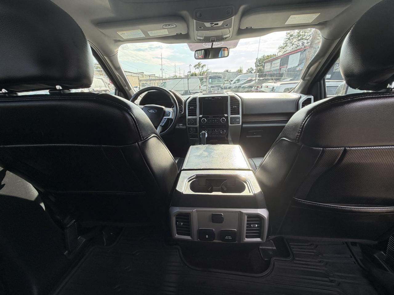 Ford F-150 4WD SuperCrew 145" Lariat 2017