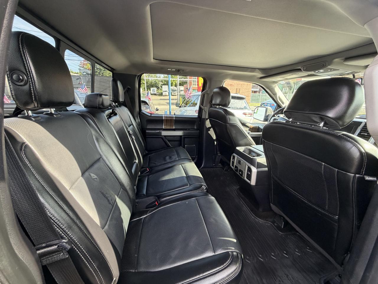 Ford F-150 4WD SuperCrew 145" Lariat 2017