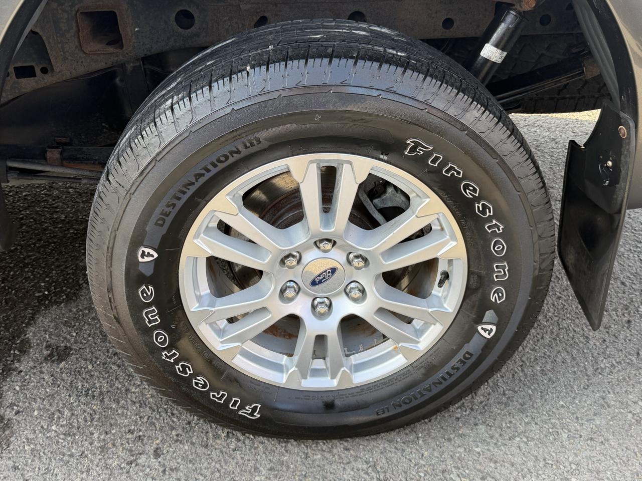 Ford F-150 4WD SuperCrew 145" Lariat 2017