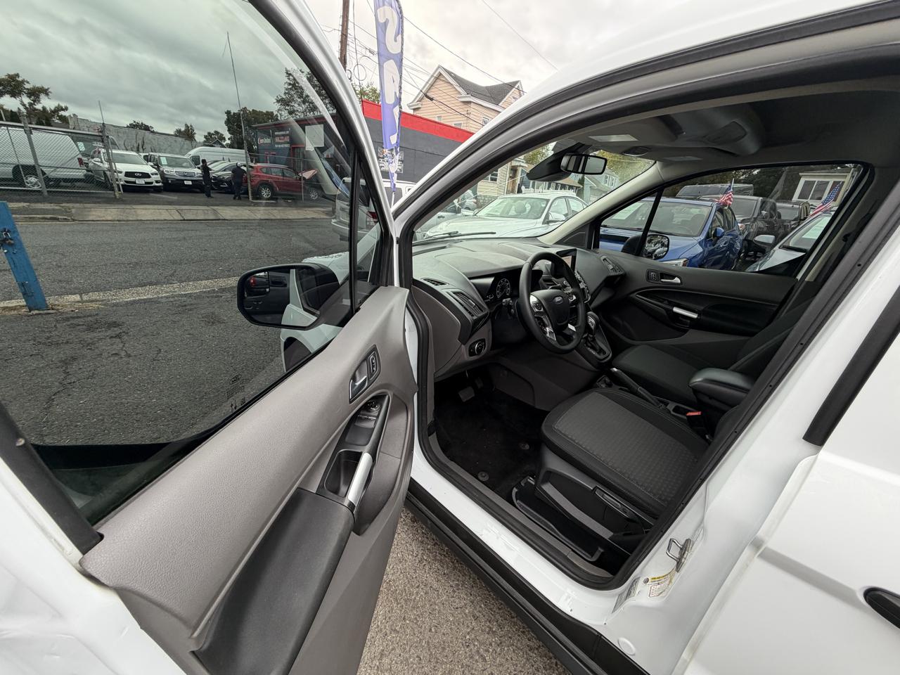 Ford Transit Connect Cargo Van XLT LWB 2023