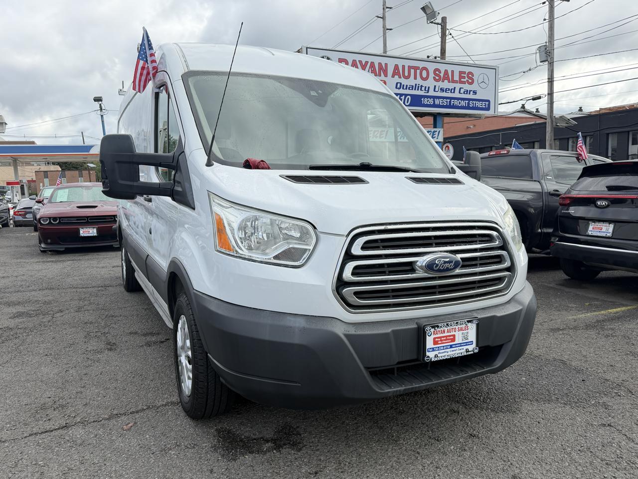 Ford Transit 250 Van Med. Roof w/Sliding Pass. 148-in. WB 2015