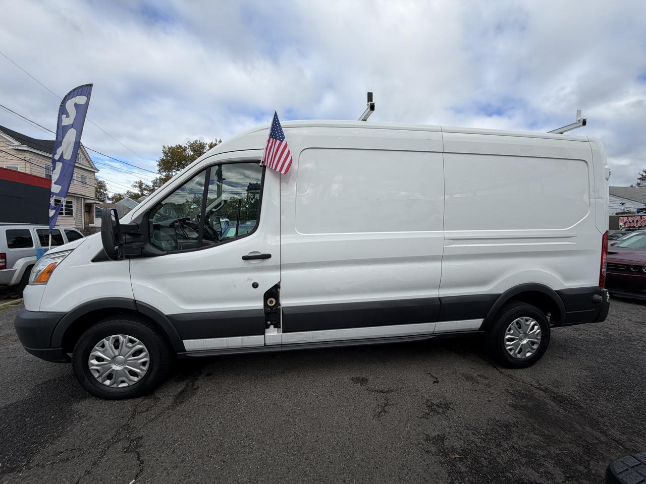 Ford Transit 250 Van Med. Roof w/Sliding Pass. 148-in. WB 2015