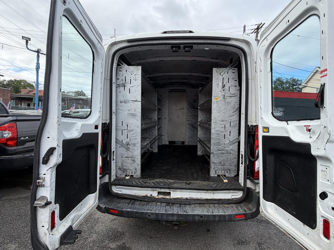 Ford Transit 250 Van Med. Roof w/Sliding Pass. 148-in. WB 2015