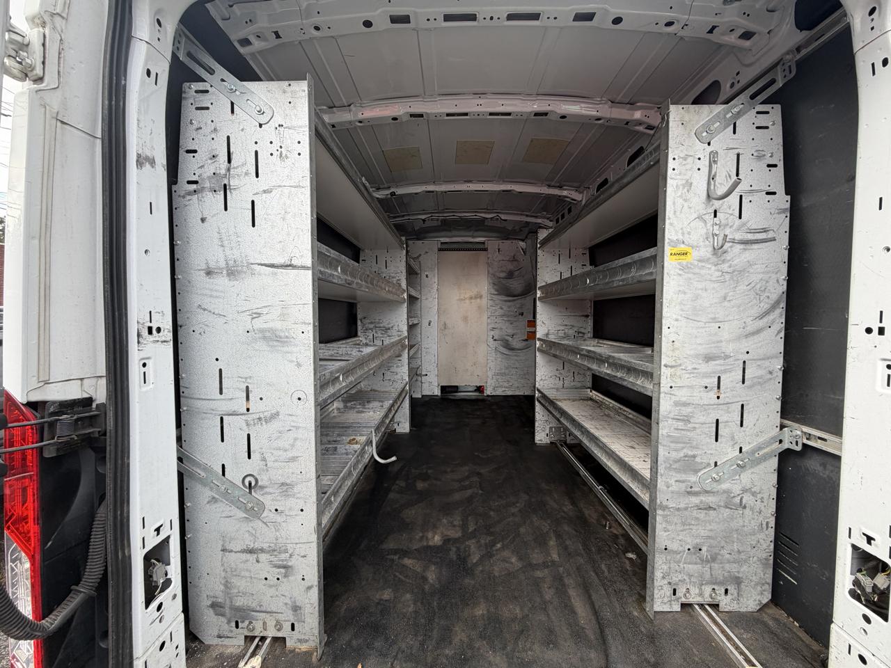 Ford Transit 250 Van Med. Roof w/Sliding Pass. 148-in. WB 2015