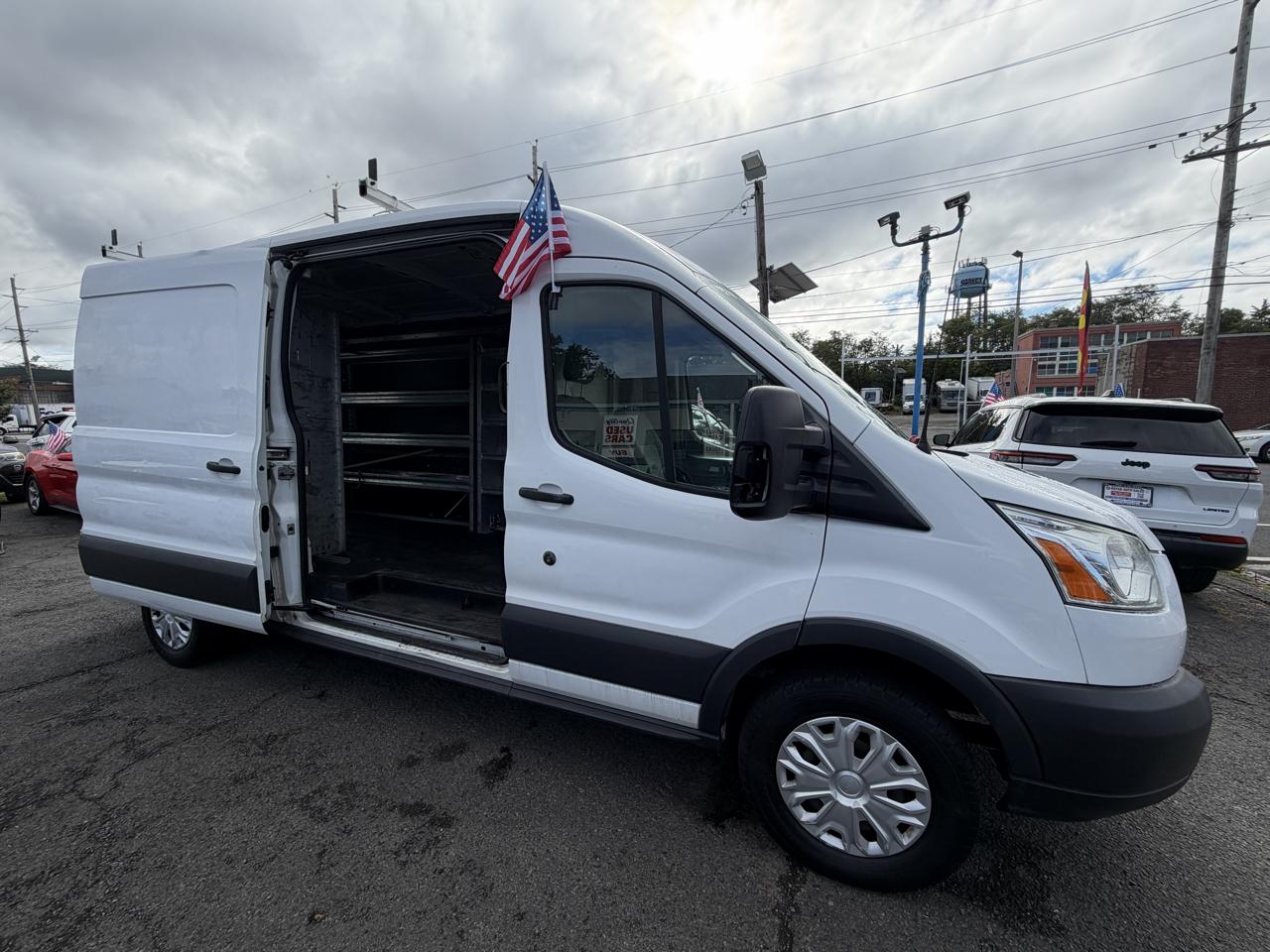 Ford Transit 250 Van Med. Roof w/Sliding Pass. 148-in. WB 2015