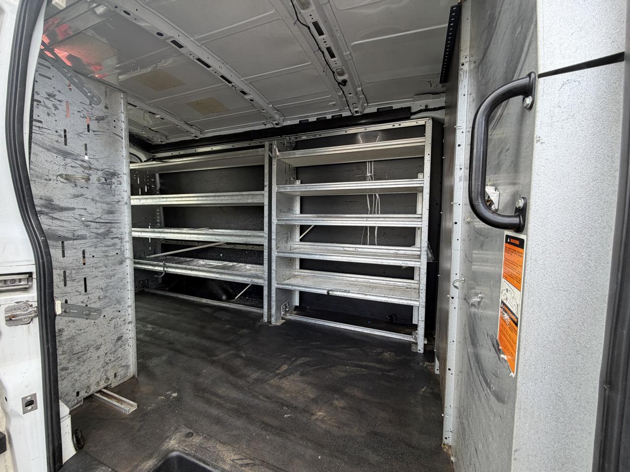 Ford Transit 250 Van Med. Roof w/Sliding Pass. 148-in. WB 2015